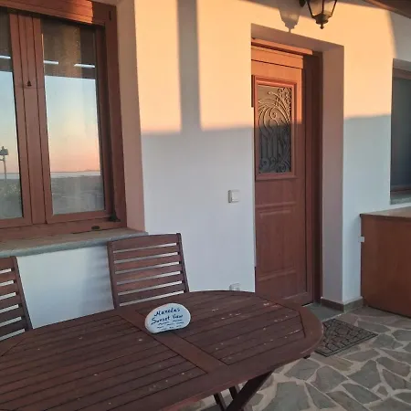 Manolas Sunset View Апартаменты *